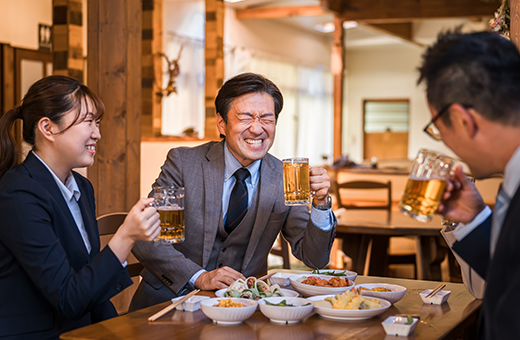 団体で宴会